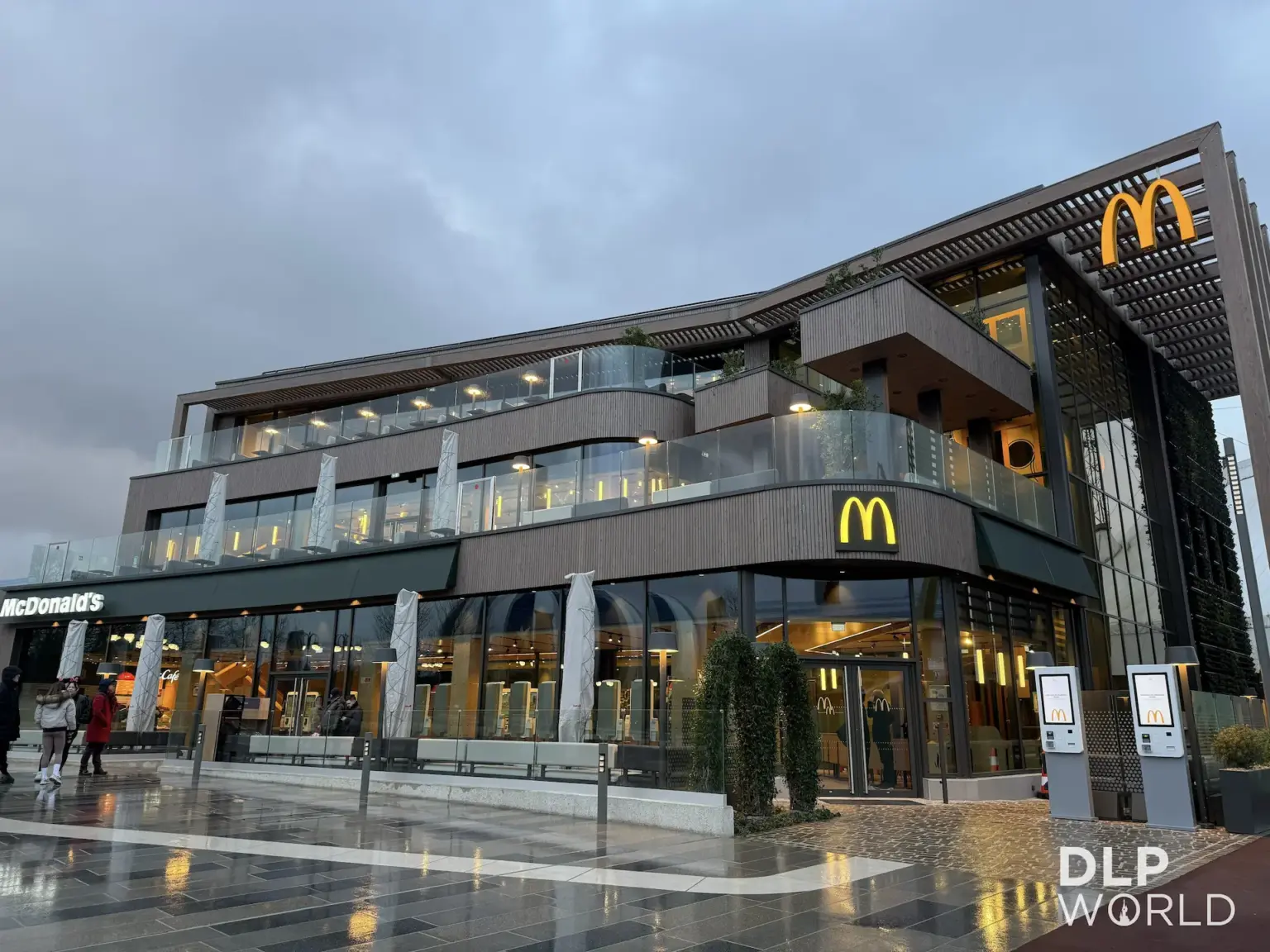 Nieuwe mcdonalds in Disney Village